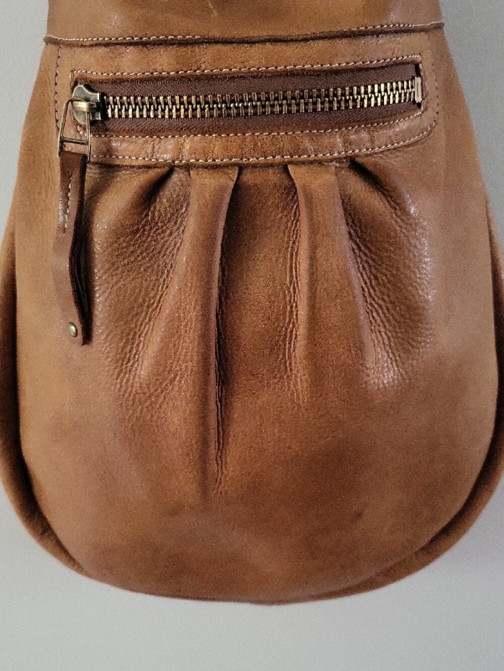Roots Tribe Leather Shoulder Bag with Front Zip - Picture 3 of 10